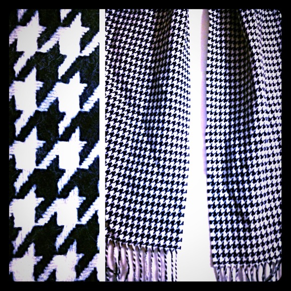 Cashmere touch houndstooth scarf