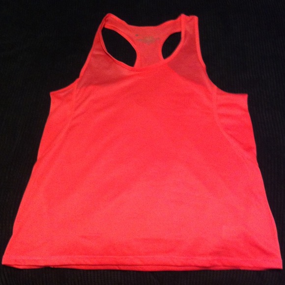 *TRADED* 🎀BALLY TOTAL FITNESS TEE🎀