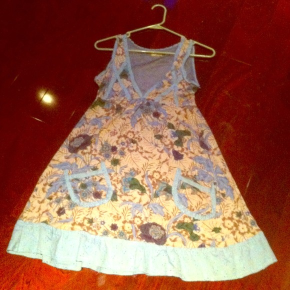 70's inspired flow dress.