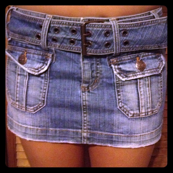 Jeans skirt with belt