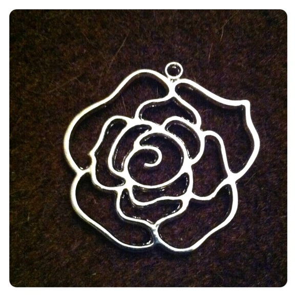 Rose pendant