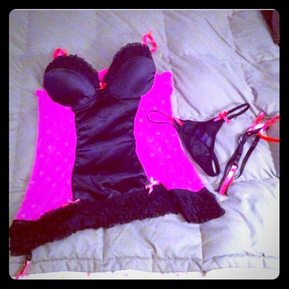 💓 TRADED 💓 Black and Pink Lingerie Set