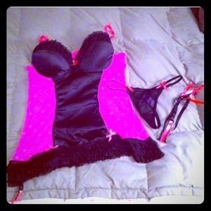💓 TRADED 💓 Black and Pink Lingerie Set