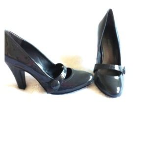 Nine West Grey pumps