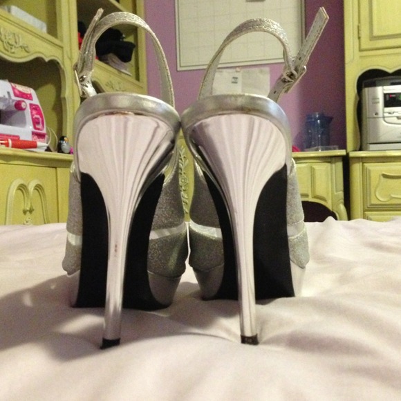 💥Reduced💥Sparkly silver heels! - Picture 3 of 4