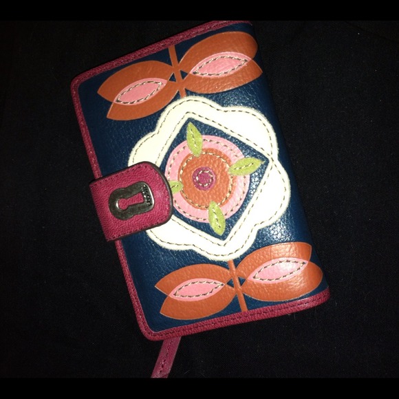 Adorable fossil wallet in excellent condition!