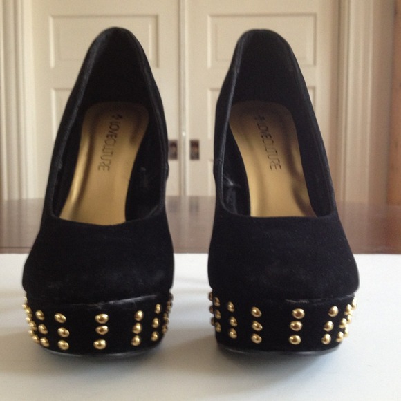 Love Culture Black High Heel - Picture 2 of 3