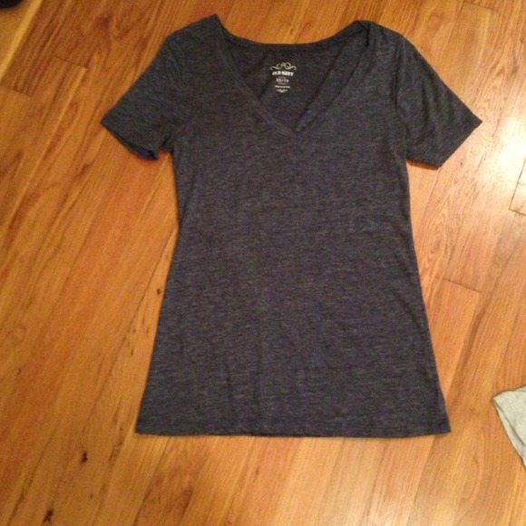 ❌❌SOLD❌❌ Old navy charcoal grey fitted tee