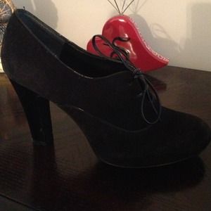 💥PRICE REDUCED (8/17)💥NineWest Black suede shoes