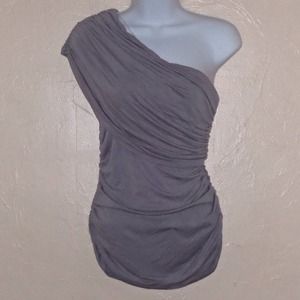 ⛔ RESERVED ⛔ ONE SHOULDER TOP SIZE M