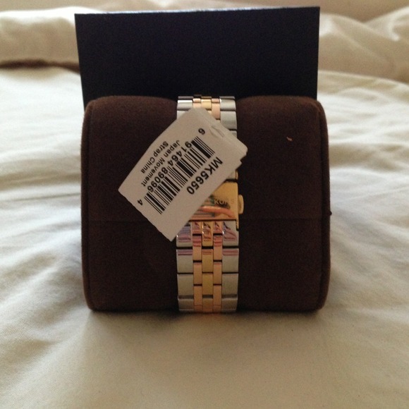 ππ HOST PICK 8/27 ππMichael Kors Watch - Picture 2 of 4