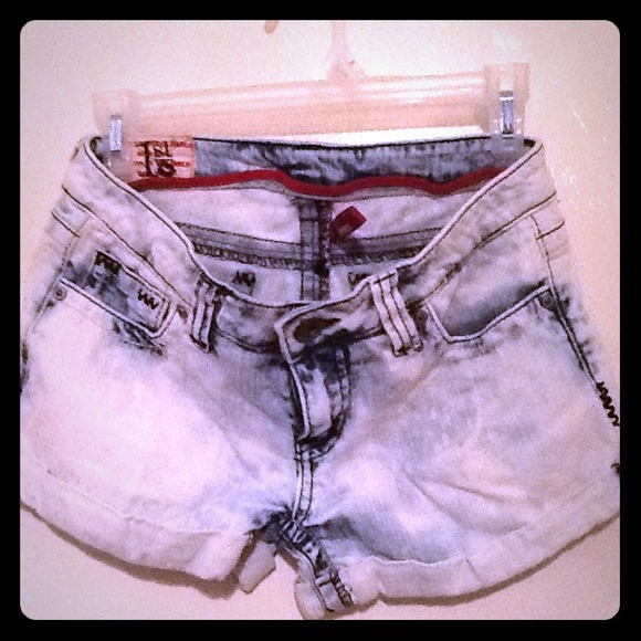Woman's denim shorts