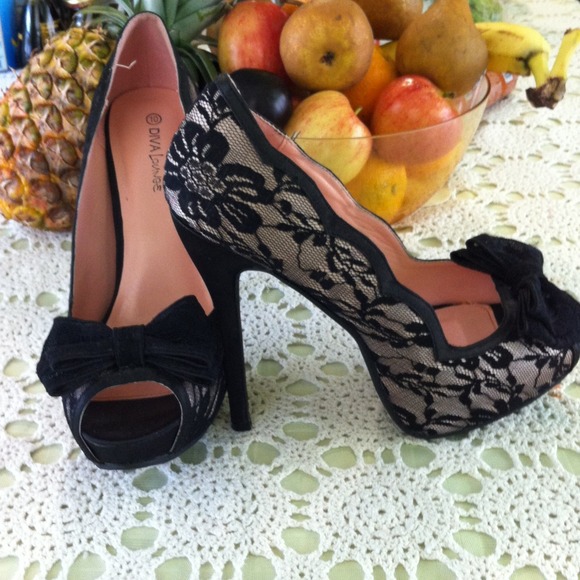 Lace heels - Picture 2 of 4