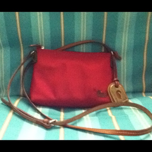 💯👜authentic dooney& bourke crossbody bag✨NWOT✨ - Picture 2 of 4