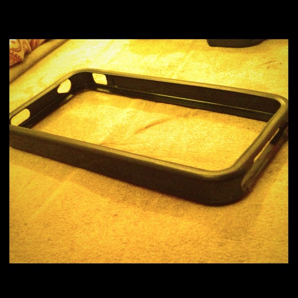 Black iPhone 4/4s bumper
