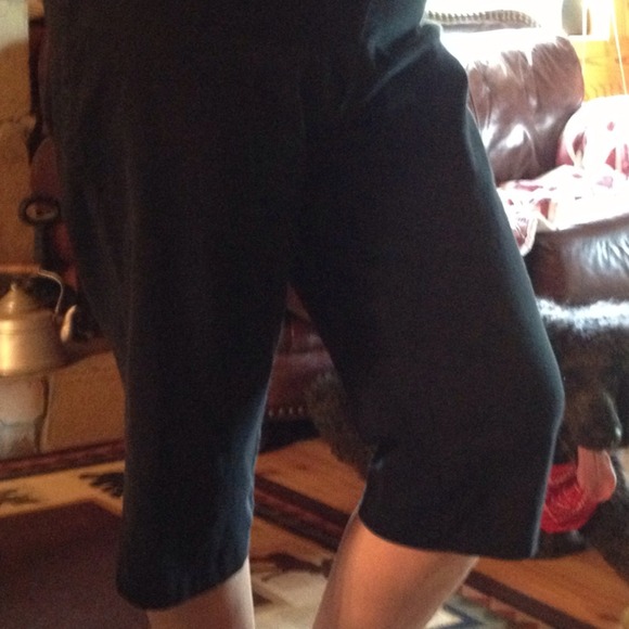 Size 16 Black Capris - Picture 1 of 4