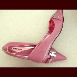 Sexy rose pointed toe shoes with a kitten heel.