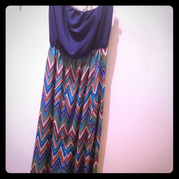 Dresses & Skirts - Maxi dress