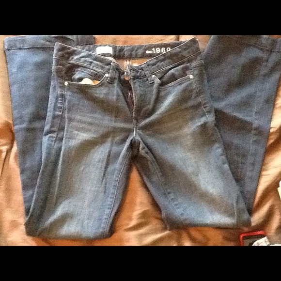 Gap long and lean denim. Size 28. Like new! - Picture 2 of 2