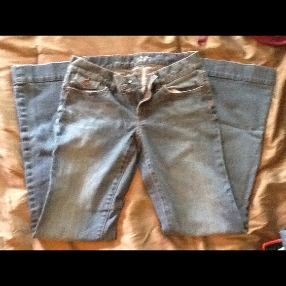 Ann Taylor Modern Flare sz. 6 jeans. Like new! - Picture 2 of 2