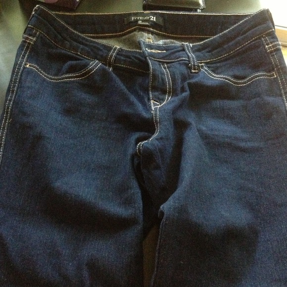 Tube Jeans size 28, worn 2 times, to small for me