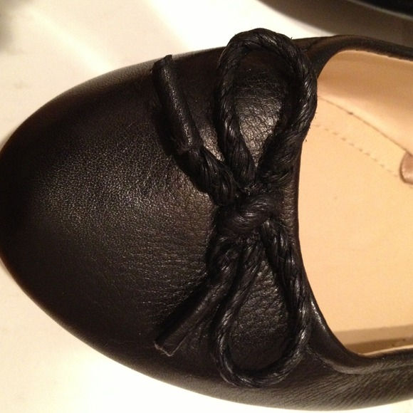 SOLD Zara Black Leather Flats - Picture 4 of 4