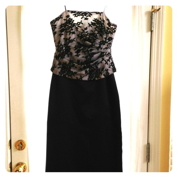 ON HOLD Beautiful elegant black satin net dress