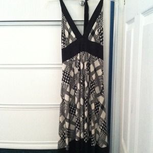 Pretty black and white dress