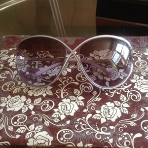 Tom Ford sunglasses.