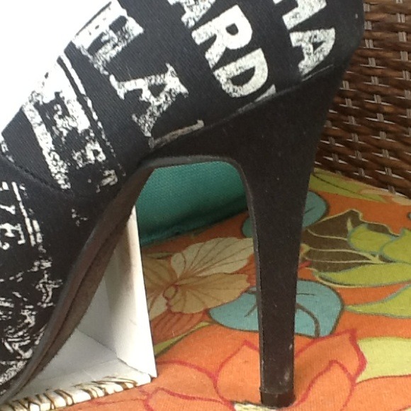 Ed hardy black and white - Picture 2 of 3