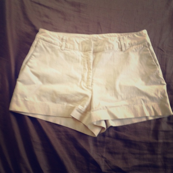 Cream colored Express shorts - Picture 1 of 1
