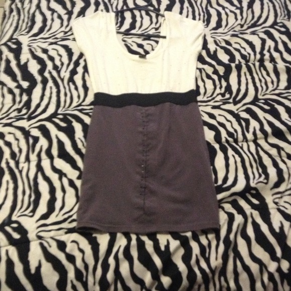 Dress - Picture 1 of 4