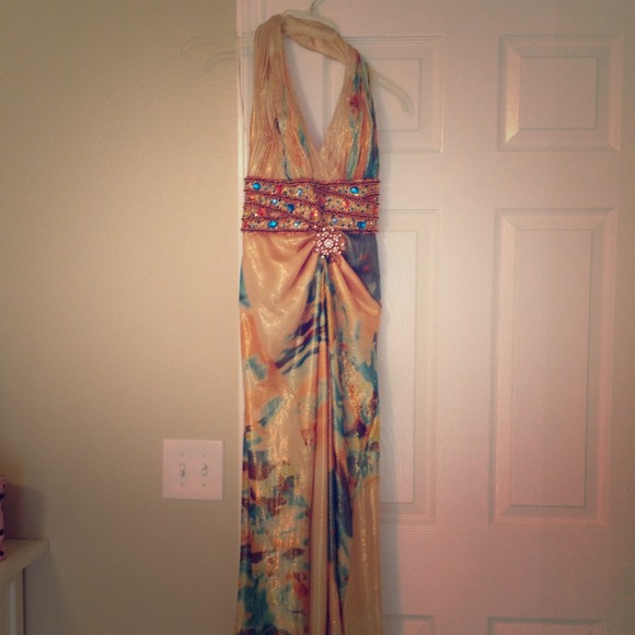 Dresses & Skirts - Long Elegant Dress