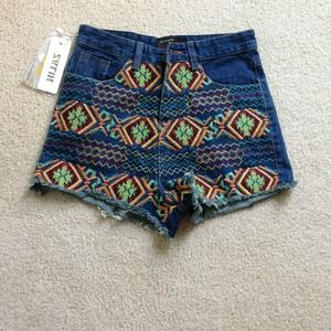 Sold🌻 Embroidered High Waisted Shorts!❤