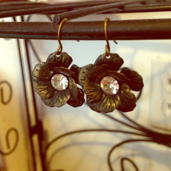 ❌SOLD❌Flower earrings