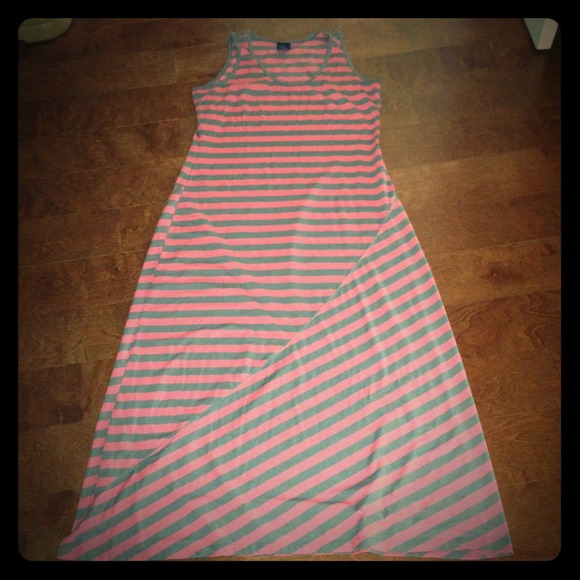 🚫Sold🚫Hot Pink And Gray Maxi Dress