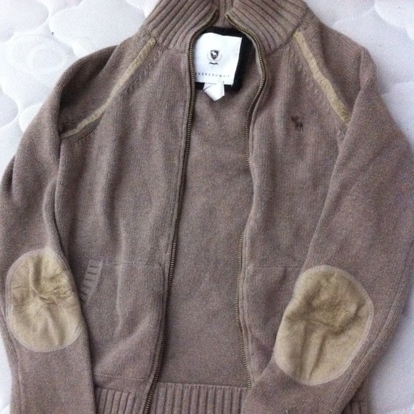Elbow padded zip up