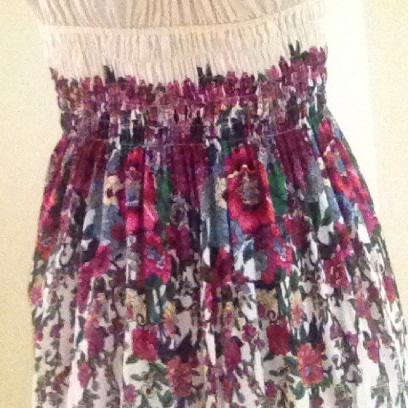 Maxi - Picture 3 of 4