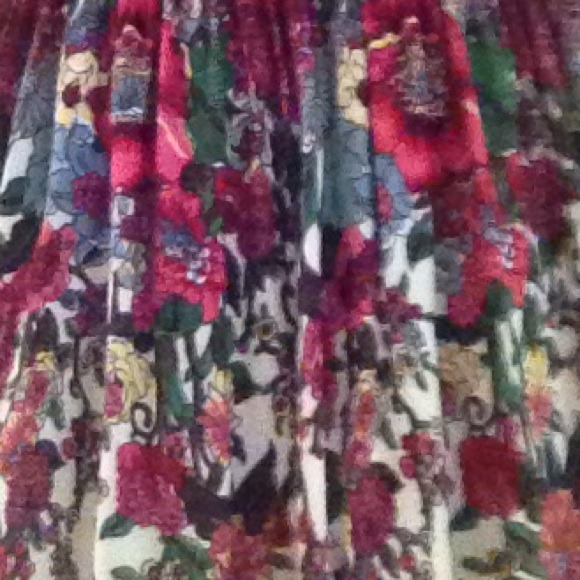 Maxi - Picture 4 of 4