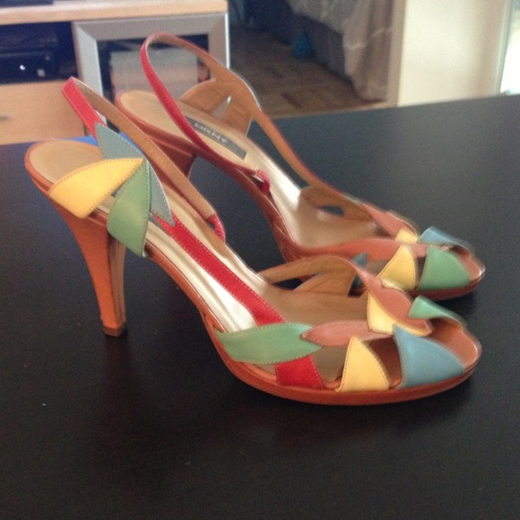 DKNY sandals