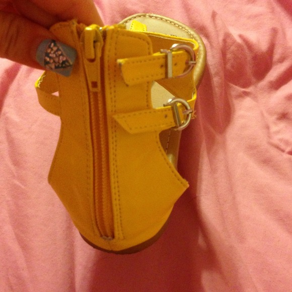 Yellow jeweled Charming Charlie's Sandals😙💛 - Picture 3 of 4