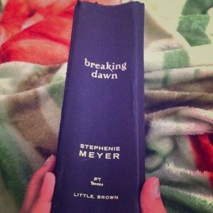 Breaking Dawn twilight book