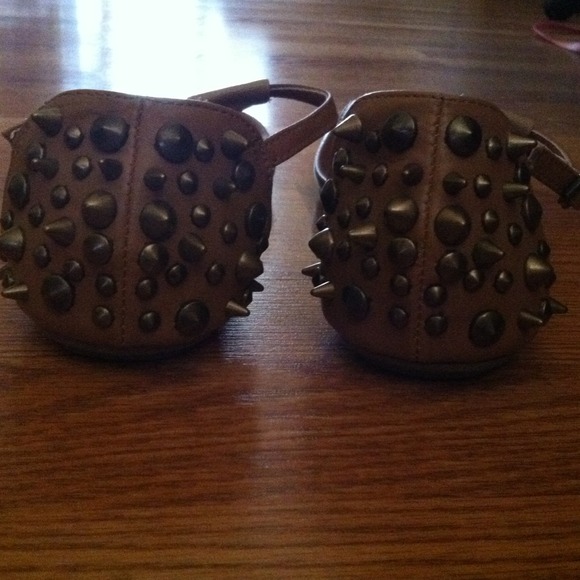 ********SOLD**********Studded sandals - Picture 3 of 3