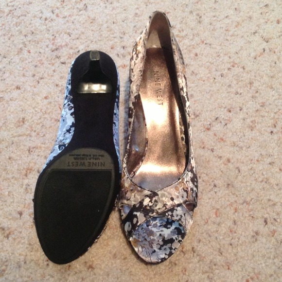 NINE WEST NEW, NEVER WORN 7.5size high heel shoes