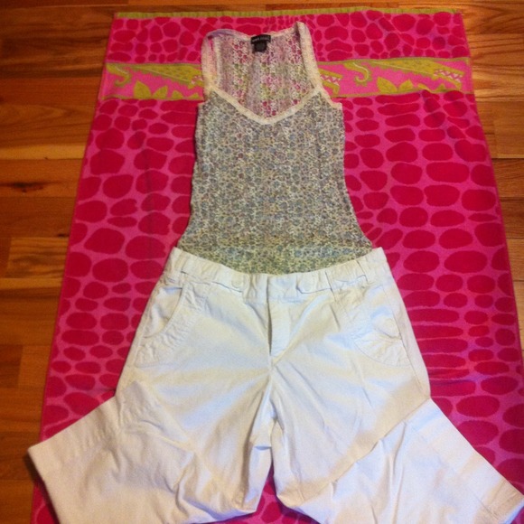 Dockers curvy fit capris