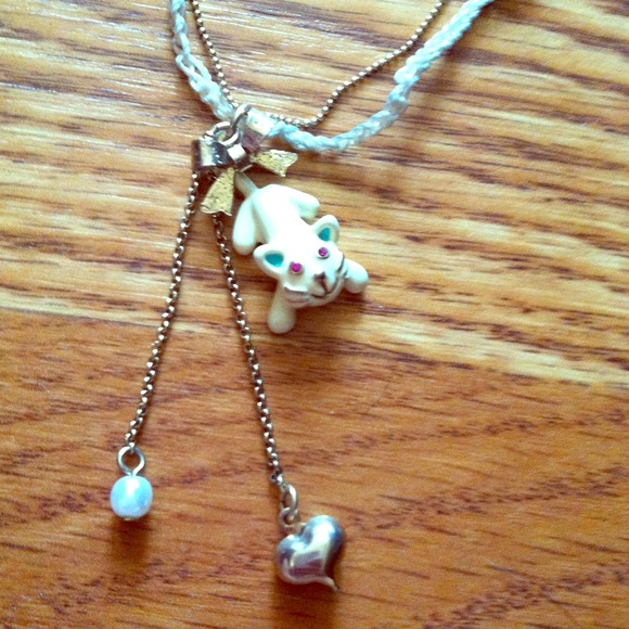 SOLD---Betsey Johnson kitty necklace