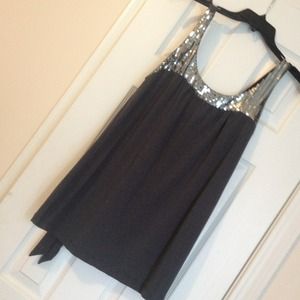 🚫sold🚫Silver shiny and gray tank top with tie