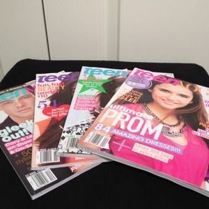 ❌SOLD❌Set of 4 Teen Vogue Magazines
