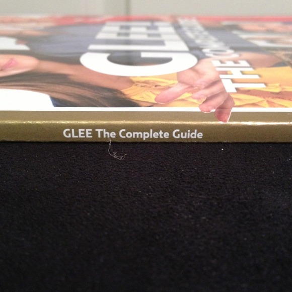 ❌SOLD❌Glee Complete Guide - Picture 2 of 3