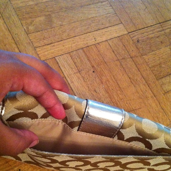 Coach Julia Op Art wallet. SALE reduced from $115 - Picture 2 of 3